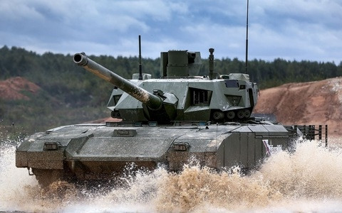 "Hệ thống phát hiện bằng UV đã sẵn sàng được lắp đặt cho cả T-14 và T-15 IFV và hiện đang trải qua thử nghiệm như một phần hệ thống phòng vệ chủ động Afganit (còn gọi là APS). Chúng tôi dự kiến hoàn thành dự án vào cuối năm nay", tờ Izvestia cho biết. Về nguyên lý hoạt động, Bộ Quốc phòng Nga tiết lộ, hệ thống này phát hiện mới truy tìm dấu vết photon UV theo vệt khí bị i-ôn hóa được một đầu đạn rocket để lại trên không.