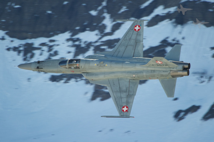 Với hỏa lực cùng sự cơ động cao, tiêm kích F-5E được các chuyên gia Liên Xô đánh giá trong một số tình huống chiến đấu, loại máy bay này còn có sức chiến đấu nhỉnh hơn MiG-21 và cả MiG-23 sau này.