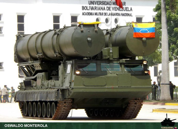Hệ thống S-300VM có khả năng tiêu diệt tên lửa đạn đạo chiến thuật tầm bắn 2.500 km, nó cũng hoàn toàn đủ sức bắn hạ máy bay chiến đấu tàng hình như F-22, F-35 hay B-2 của Mỹ.