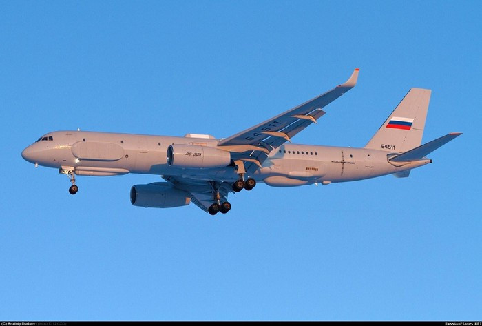 Sự xuất hiện của máy bay trinh sát Tu-214R có thể giúp Nga cũng như Quân đội chính phủ Syria đánh giá tốt hơn việc triển khai lực lượng của Thổ Nhĩ Kỳ cũng như lực lượng phiến quân. Nếu xung đột bùng nổ trở lại, có thể “nhất cử, nhất động” của quân đội Thổ Nhĩ Kỳ và lực lượng phiến quân, đều không thể qua mặt những loại trinh sát cơ tối tân này.