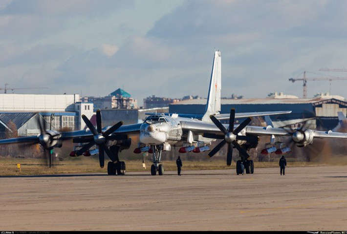 Trong bộ ba trên chỉ có duy nhất chiếc Tu-95MS Bear là có vẻ như vẫn nằm ngoài tiến trình, điều đó được suy đoán rằng hoặc Nga không còn mặn mà với "Gấu bay" nữa, hoặc nó nằm ở nửa dưới của chính sách ưu tiên.