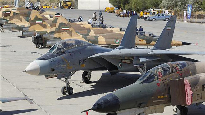 Được biết, nhu cầu máy bay chiến đấu mới của Không quân Iran là khoảng 200 chiếc và Syria cũng cần 100 chiếc. Nhưng liệu máy bay chiến đấu J-10C của Trung Quốc có cơ hội đón được hai đơn hàng xuất khẩu tiềm năng này khi đối thủ MiG-35 của Nga cũng đang tích cực chào hàng.