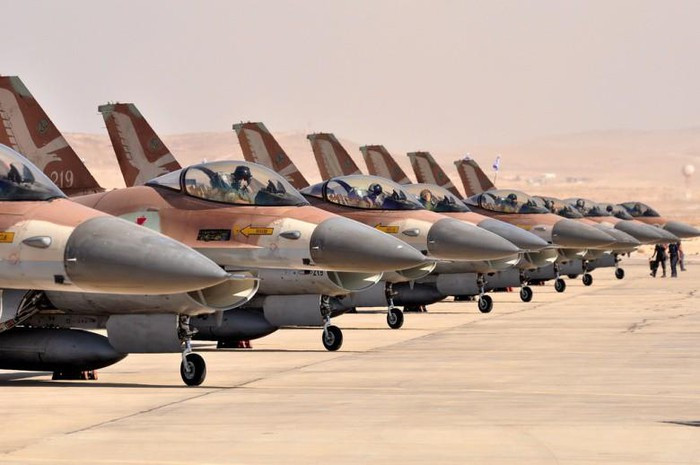 Đến ngày 25/3/2019, ông Trump chính thức công nhận chủ quyền của Israel đối với cao nguyên Golan. Ngày 15/10/2020, Tổng thống Mỹ tổ chức buổi lễ ký kết hiệp ước bình thường hóa quan hệ giữa Israel, Bahrain và UAE tại Nhà Trắng.