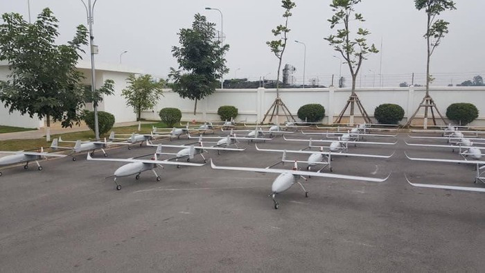 RG nhận xét thêm rằng cũng trong thành phần lực lượng vũ trang Việt Nam, các máy bay không người lái đang được chú ý nhiều. Hiện tại việc sản xuất hàng loạt UAV đã được tổ chức một cách khá quy củ.