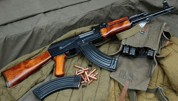 Súng trường AK-47 sau đó đã phục vụ tận tụy cho rất nhiều quốc gia, thậm chí được xuất khẩu toàn thế giới. Nó vẫn đang rất được ưa chuộng cho tới ngày nay tại các đơn vị quân sự và cảnh sát. Nếu có chiến tranh, chắc chắn sẽ có AK-47 góp mặt.