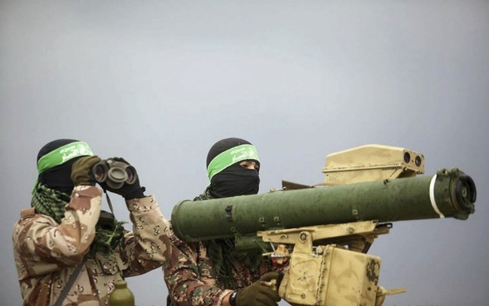 Hamas còn công bố loại súng bắn tỉa hạng nặng AM-50, một biến thể của loại Steyr HS .50 do Iran sản xuất. Tên lửa chống tăng có điều khiển 9K111 Fagot do Triều Tiên sản xuất và một ống phóng tên lửa chống tăng rất giống RPG-29 Vampir của Nga.