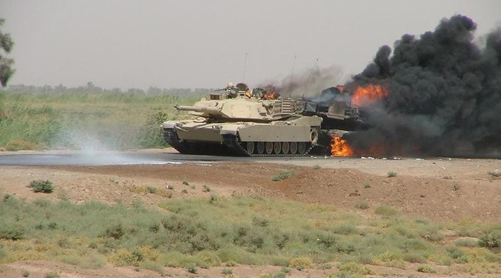 "Nếu một chiếc M1 Abrams xuất hiện từ xa, đội tăng T-72 hoặc T-90 sẽ phóng tên lửa chống tăng và chúng tôi có thể nói rằng xe tăng này thậm chí không có cơ hội để bắn một phát nào bởi tầm bắn của nó không cho phép nó thực hiện điều đó", ông Sergey Suvorov tự tin khẳng định.