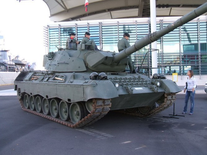 Leopard 1A5 được trang bị động cơ diesel 10 xi lanh MTU MB 838 CaM 500 công suất 819 mã lực, cho tốc độ tối đa 65 km/h trên đường tốt.