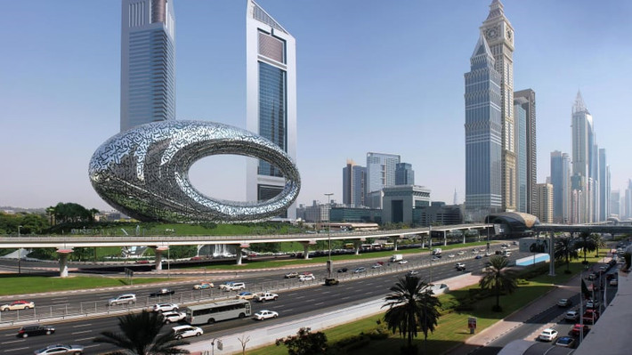 Những tài xế trên cao tốc Sheikh Zayed, con đường lớn nhất ở thủ đô Dubai của UAE, sẽ sớm chú ý tới sự xuất hiện của một tòa nhà hình con mắt khổng lồ, bên cạnh những tòa tháp chọc trời biểu tượng của thành phố. Ảnh: CNN.