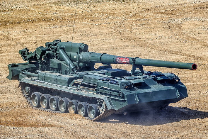 Năng lực trên của pháo tự hành 2S7M Malka đã được thể hiện lần đầu tiên trong các cuộc tập trận chiến thuật diễn ra tại thao trường Trirechye ở vùng Amur.