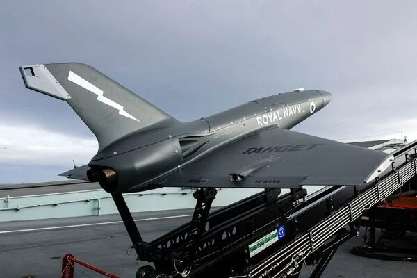 Phía Mỹ cho biết, VAMPIRE sẽ sử dụng các tên lửa mini để tấn công và bắn rớt các loại UAV khác trên bầu trời.