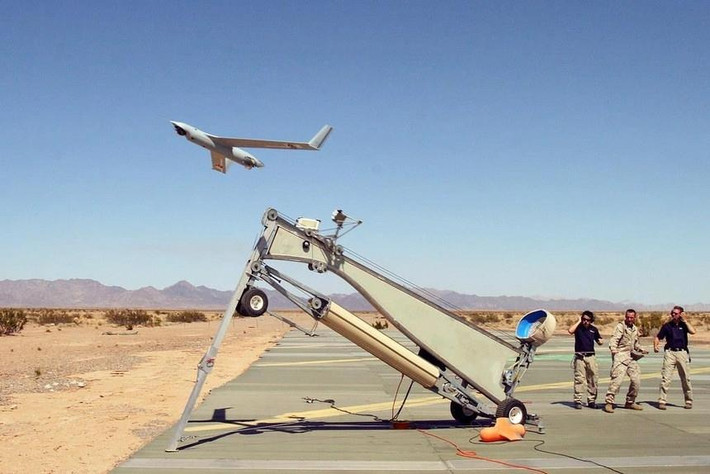 Ngoài ra, Mỹ cũng tiếp tục viện trợ UAV ScanEagle và Puma với mục đích do thám và phát hiện mục tiêu.