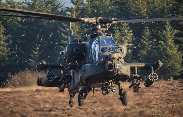 Trong klhi đó, Apache tại Mỹ cũng không khá hơn khi nhiều lần phi công xác định không nhìn thấy vật cản khi bay thấp làm nhiệm vụ trong điều kiện đêm tối. Giới quân sự Mỹ hy vọng với hệ thống M-TADS/PNVS, Apache sẽ cải thiện đáng kể khả năng nhìn đêm và phát huy tối đa sức mạnh theo thiết kế của mình.