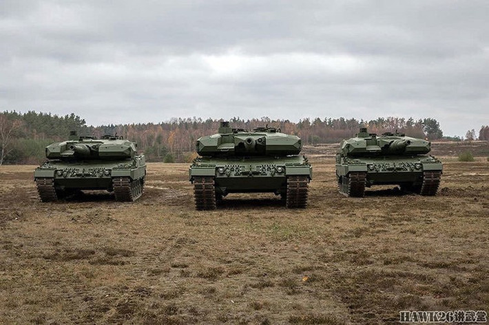 Theo điều khoản được ký kết trong hợp đồng nâng cấp, toàn bộ 128 chiếc Leopard 2A4 sẽ được nâng cấp xong vào năm 2020.