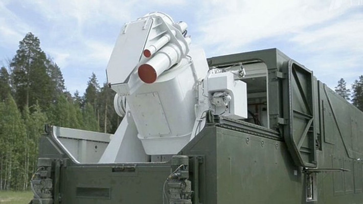 Không ngoài dự đoán, mới đây có thông tin cho biết, sau khi đánh giá xe tăng T-14 Armata, Nga đã bí mật gửi hệ thống laser chiến đấu Peresvet tối tân của mình tới Syria.