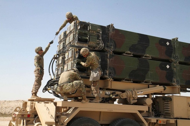 Phát ngôn viên liên quân Arap do Saudi Arabia đứng đầu Turkie al-Maleki khẳng định một cơ sở dân sự quan trọng ở Najran đã bị UAV mang thuốc nổ tấn công nhưng không tiết lộ thông tin thương vong. Đồng thời quan chức này cảnh báo sẽ đáp trả mạnh mẽ nhằm vào phiến quân.