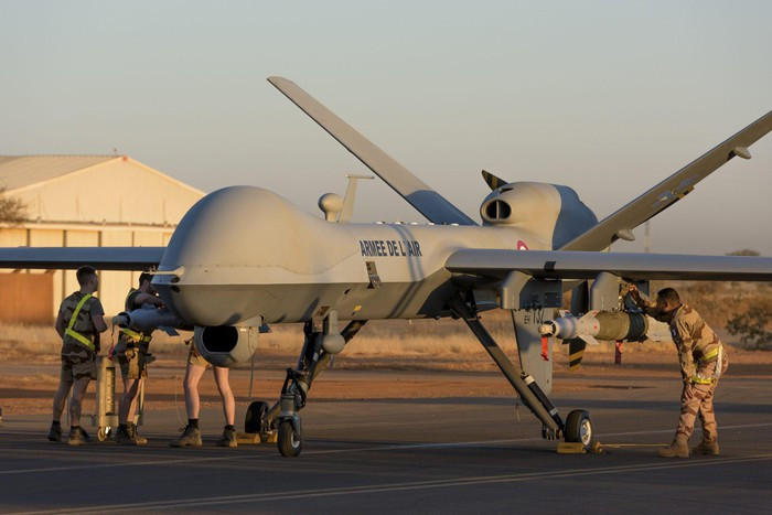 Máy bay không người lái MQ-9 cũng có thể thực hiện các nhiệm vụ đa dạng bao gồm: tình báo, giám sát, trinh sát, hỗ trợ hỏa lực tầm gần, chiến đấu tìm kiếm và cứu nạn, tấn công chính xác, đột kích, phát triển mục tiêu và dẫn đường trên không.
