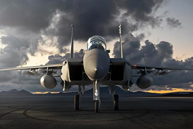 Giới chức quân sự Hoa Kỳ tự tin cho biết, tiêm kích F-15EX Strike Eagle on Steroids là chiến đấu cơ thế hệ 4,5 tốt nhất thế giới, nó vượt trội khi đặt cạnh chiếc Su-35S của Nga.