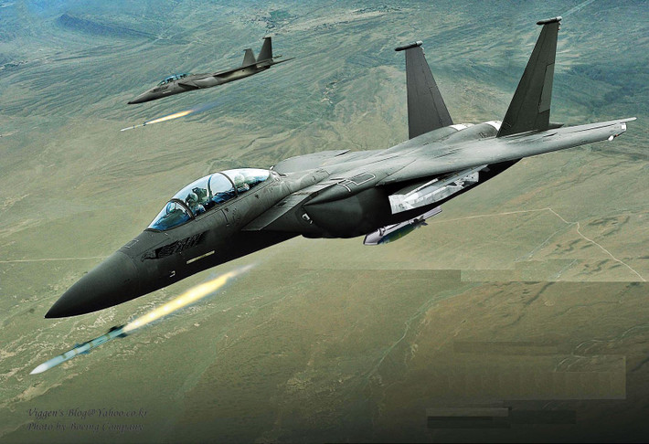 Điều quan trọng nữa là giá thành của F-15EX ở mức rất phải chăng, nó sẽ thấp hơn con số khoảng 95 triệu USD của tiêm kích F-35A vào thời điểm hiện nay và có thể còn giảm trong tương lai.