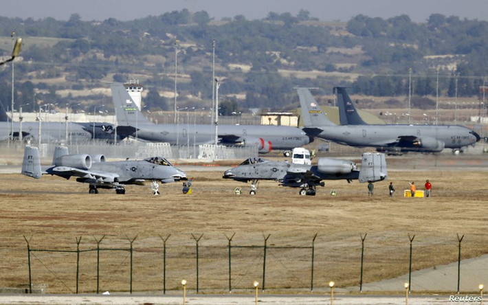 Truyền thông Syria dẫn lời các quan chức quân sự cấp cao tại Damascus cảnh báo rằng nếu các hành động leo thang của Thổ Nhĩ Kỳ vẫn tiếp diễn thì họ sẽ đưa ra câu trả lời thích đáng.