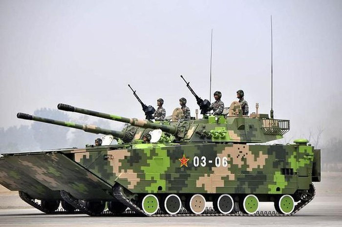 Chuyên gia quân sự Hong Kong Tống Trung Bình nhận định, quân đội Trung Quốc trong 7 thập niên qua đã không ngừng thúc đẩy các đơn vị lục quân điều chỉnh chiến lược huấn luyện và chiến đấu để đáp ứng mục tiêu cao nhất là thu hồi đảo Đài Loan.