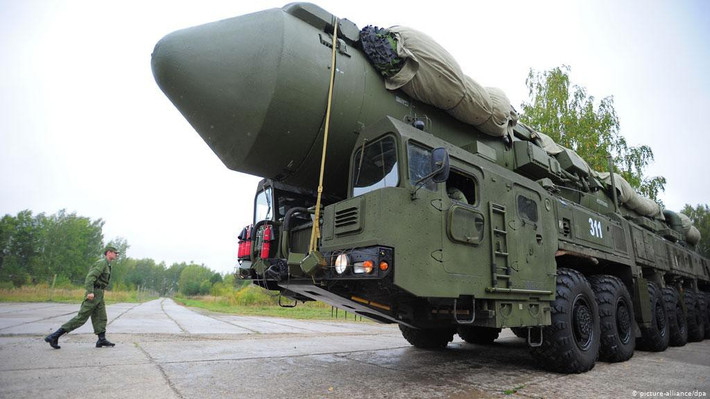 Thời kỳ đỉnh cao Ukraine có 176 ICBM (130 SS-19 và 46 SS-24), 43 máy bay ném bom chiến lược (23 Tu-95 và 20 Tu-160), 241 oanh tạc cơ chiến thuật (90 Tu-16, 70 Tu-22 , 81 Tu-22M), 245 cường kích Su-24, 80 tiêm kích đánh chặn MiG-25 và 260 tiêm kích MiG-29 và Su-27.