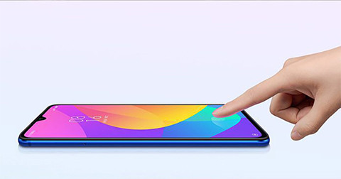 Xiaomi đã tạo cho Mi A3 một viên pin vừa phải 4000mAh và cũng có tính năng sạc nhanh. Dự kiến Mi A3 sẽ ra mắt thị trường trong vài tuần tới và hiện vẫn chưa có thông tin về giá bán chính thức của sản phẩm này.