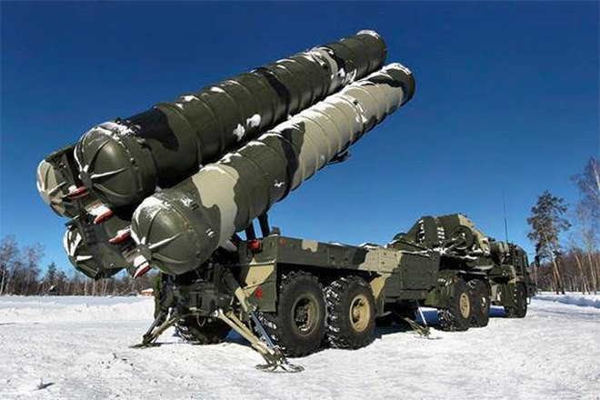 Thực tế là do bị chế áp điện tử mạnh, radar của S-300 đã nhận ra một mục tiêu "ma" và khai hỏa vào nó. Tên lửa sau đó tiếp tục bay, tuy nhiên khi đi qua biên giới Liên bang Nga thì nó đã bị đánh chặn thành công.
