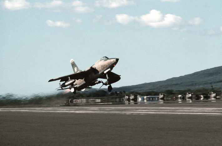 Những chuyến xuất kích tác chiến cuối cùng của F-105G được thực hiện tháng 10/1974. Sau đó không còn chiếc máy bay nào kiểu này tham gia vào bất kỳ hoạt động tác chiến nào nữa. Chúng cũng không được xuất khẩu. “Thunderchief” dần lạc hậu được đưa đi niêm cất bảo quan hoặc bàn giao cho các phi đội không quân Lực lượng Vệ binh Quốc gia Mỹ. “Thunderchief” cất cánh lần cuối cùng tháng 1/1984. Đến thời điểm hiện tại, đã không còn một chiếc F-105 nào bay nữa, những chiếc máy bay từng “lừng lẫy” những năm 60 giờ đã là hiện vật của nhiều bảo tàng không quân trên thế giới.