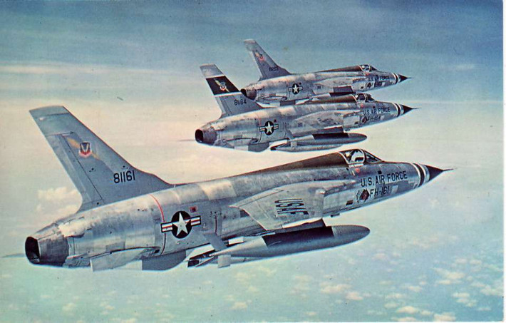 Chuyến bay của nguyên mẫu đầu tiên YF-105A được thực hiện năm 1955. Máy bay được sản xuất hàng loạt từ năm 1958 và kéo dài 6 năm tiếp theo, cho đến khi “Thunderchief” được thay thế bằng “Phantom” phổ biến hơn. 833 chiếc máy bay tiêm kích -ném bom ba biến thể chính (F-105B, F-105D và F-105F) đã được xuất xưởng và hai chương trình hiện đại hóa (EF-105F và F-105G) đã được thực hiện.Đến đầu thập niên 60,các máy bay tiêm kích- ném bom F-105 (phiên bản mang vũ khí hạt nhân) đã được triển khai tại các căn cứ không quân ở Tây Âu, Bắc Phi và Viễn Đông,- chúng luôn trong tình trạng sẵn sàng trở thành lực lượng nòng cốt cho một cuộc tấn công nhằm vào Liên Xô. Nhưng "những thời khắc lịch sử" của “Thud” lại là cuộc chiến tranh Việt Nam.