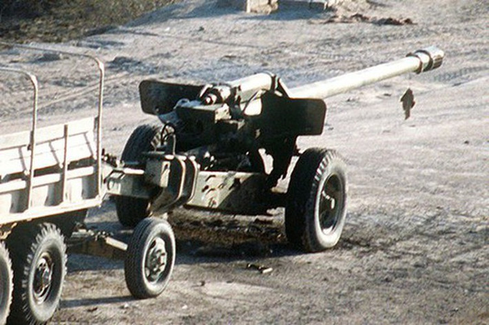Pháo M-46 thường được sử dụng để bắn gián tiếp (bắn cầu vồng để tiêu diệt mục tiêu). Ngoài ra chúng cũng có thể bắn vào ban đêm với kính ngắm chuyên dụng.
