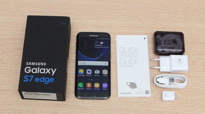 Samsung Galaxy S7 edge là một trong những smartphone được đánh giá cao nhất, gây được ấn tượng mạnh nhất trong năm 2016. Và cho đến nay, vẫn còn rất nhiều người sử dụng smartphone này bởi những tính năng và chất lượng mà nó mang lại.
