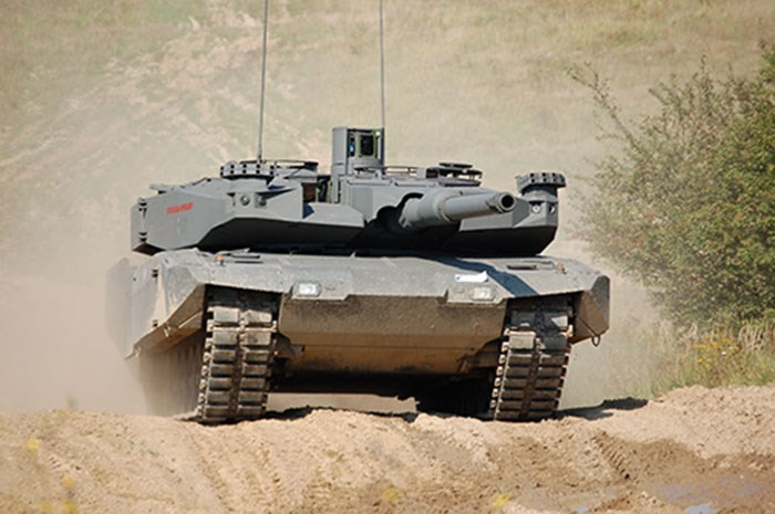 Truyền thông Indonesia cho biết phiên bản xe tăng Leopard 2RI dành cho Quân đội Indonesia (RI là viết tắt của cụm từ “Republic of Indonesia” – Cộng hòa Indonesia).