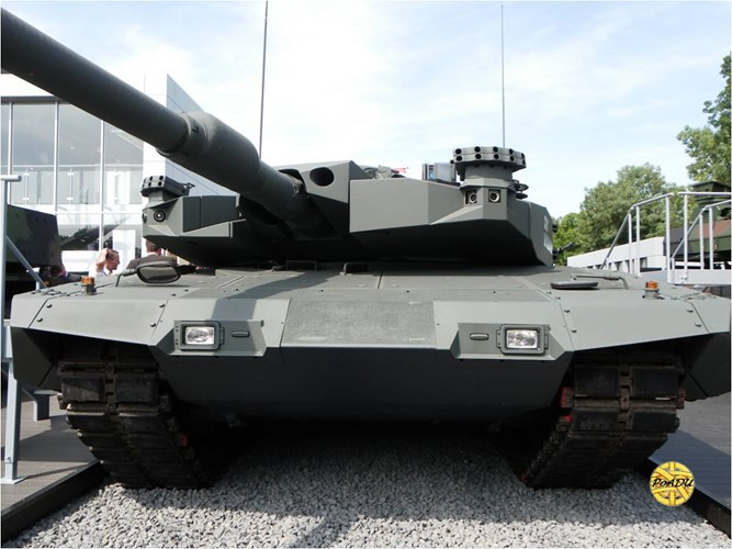 Được biết xe tăng Leopard 2RI là gói nâng cấp dành cho Indonesia dựa trên cơ sở xe tăng chủ lực Leopard 2A4 nổi danh do Cộng hòa Liên bang Đức chế tạo.
