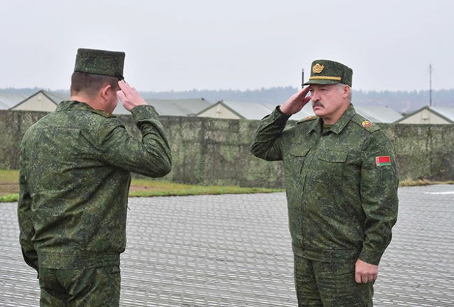Đáng chú ý hơn, không chỉ hợp tác về quân sự với NATO, thời gian gần đây Belarus còn có xu hướng mở rộng quan hệ với Liên minh châu Âu - EU rất rõ ràng.