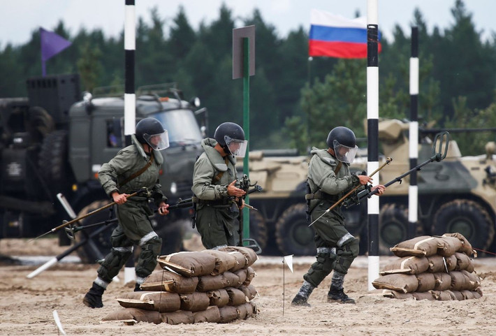 Việc Belarus ngày càng nghiêng về phía EU và NATO sẽ khiến cho Nga bị mất vùng đệm quan trọng ngăn cách ranh giới Đông - Tây, điều mà Matxcơva luôn lo lắng.