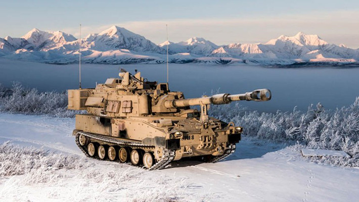 Excalibur S là loại đạn pháo có điều khiển do tập đoàn Raytheon và BAE Systems hợp tác phát triển.