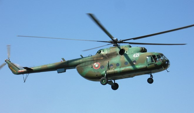 Thông số kỹ thuật cơ bản của trực thăng Mi-17 bao gồm: Kíp lái 3 người; chiều dài 18,465 m; đường kính rotor 21,25 m; chiều cao 4,76 m; trọng lượng rỗng 7.489 kg, trọng lượng cất cánh tối đa 13.000 kg.