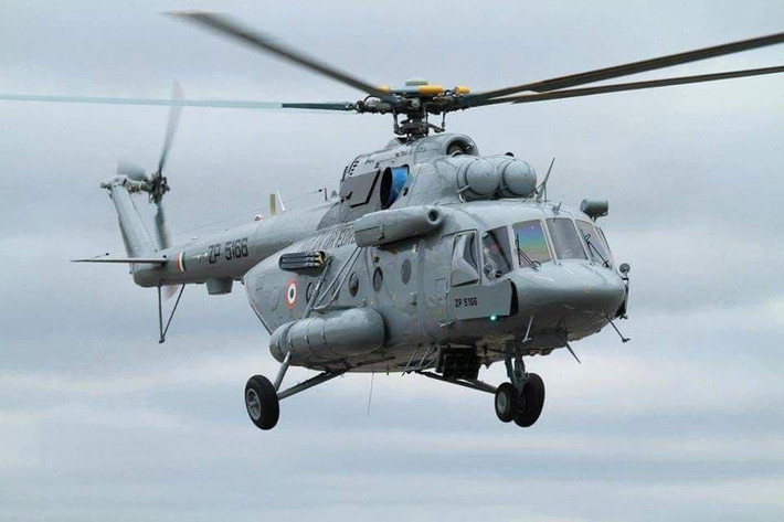 Chiếc Mil Mi-17 Hip-H là biến thể nâng cấp sâu của trực thăng vận tải đa năng Mil Mi-8, ban đầu máy bay lên thẳng Mi-17 được gọi bằng tên định danh là Mi-8TMB.