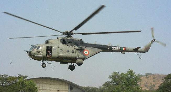 Điểm khác biệt dễ nhận thấy của dòng trực thăng cải tiến Mi-17 so với Mi-8 nguyên bản đó là nó được bổ sung thêm 2 lưới lọc trước cửa hút không khí của động cơ.