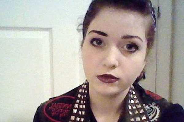Haley Smith mắc một trong những chứng bệnh kỳ lạ nhất thế giới gọi chứng ảo giác Cotard hay Walking Corpse Syndrome. Nó khiến những người mắc phải luôn nghĩ rằng họ đã thật sự chết đi hoặc một phần cơ thể họ không còn tồn tại.