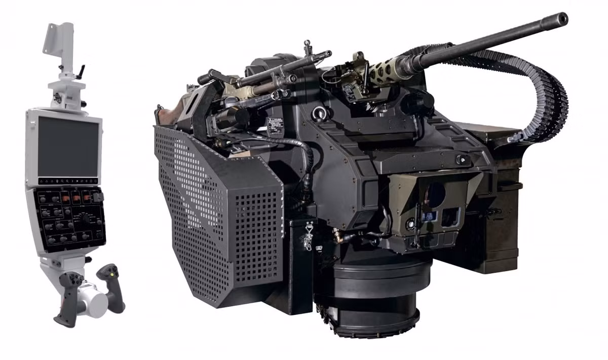 Ý tưởng Loke được phát triển bởi Cục Quản lý Vật liệu Quốc phòng Thụy Điển (FMV), Không quân Thụy Điển và Saab. Ý tưởng này đã trở thành một phần cốt lõi trong năng lực phòng thủ căn cứ của Thụy Điển.