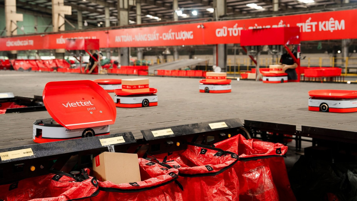 Với hơn 40 cổng xuất/nhập hàng, gần 1.200 cổng chia, tổ hợp có công suất xử lý lên đến 1.400.000 bưu phẩm/ngày, tăng 40% so với trước đây, giúp nâng mức chịu tải toàn hệ thống Viettel Post lên 4.000.000 bưu phẩm/ngày, tương đương đáp ứng 50% dung lượng thương mại điện tử tại Việt Nam. Tỷ lệ sai sót của tổ hợp gần như bằng 0, rút ngắn thời gian chuyển phát toàn trình từ 8-10 giờ, tăng 3,5 lần sản lượng. Nhờ tự động hoá, tổ hợp cũng giúp tối ưu 60% chi phí nhân sự.