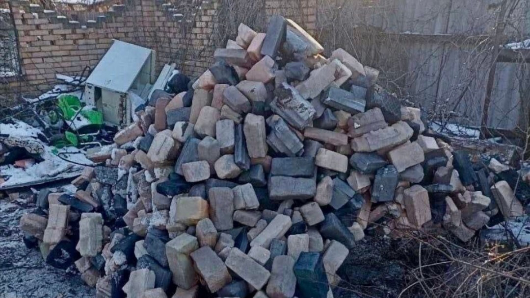 Chuyên gia quân sự và thông tin liên lạc vô tuyến người Ukraine , Serhiy Beskrestnov , được biết đến với biệt danh Flash, đã đưa tin về vấn đề này. Trên mạng xã hội, ông đã đăng tải những bức ảnh về thiết bị ngụy trang do Nga sản xuất.