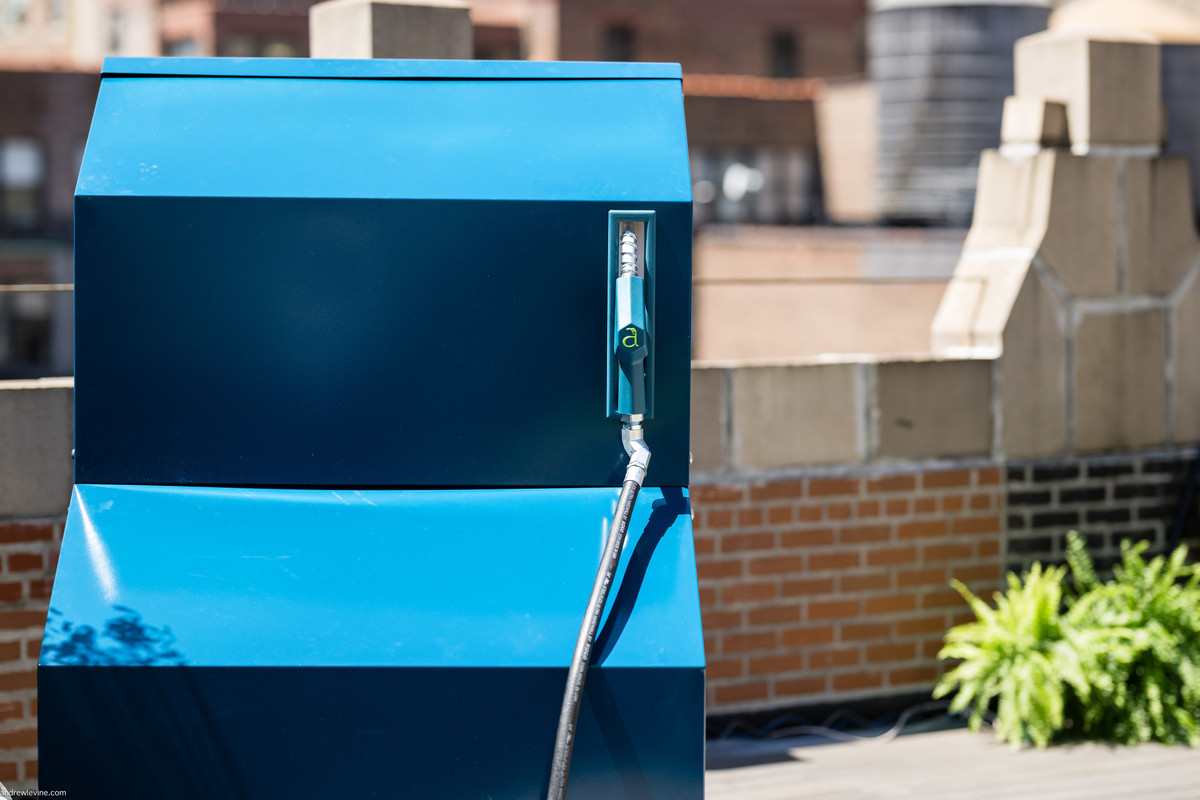 "Chúng tôi không chế tạo nguyên mẫu mà tạo ra cỗ máy hoạt động được", Eric Dahlgren, giám đốc điều hành công ty Aircela, cho biết. Hệ thống này được thiết kế để dễ dàng cắm và vận hành, có thể hoạt động trong các môi trường dân cư, thương mại, hoặc công nghiệp với khâu lắp đặt tối thiểu.