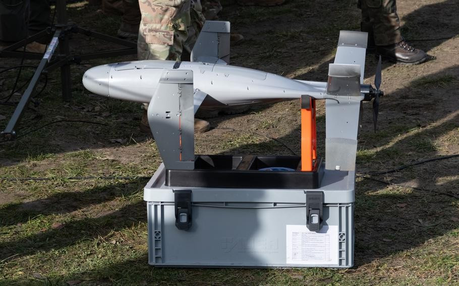 “Việc bắn hạ một chiếc máy bay không người lái giá rẻ thực sự rất tốn kém,” ông nói. “Một quả tên lửa khổng lồ nhắm vào một chiếc máy bay không người lái nhỏ bé, chất lượng kém.”