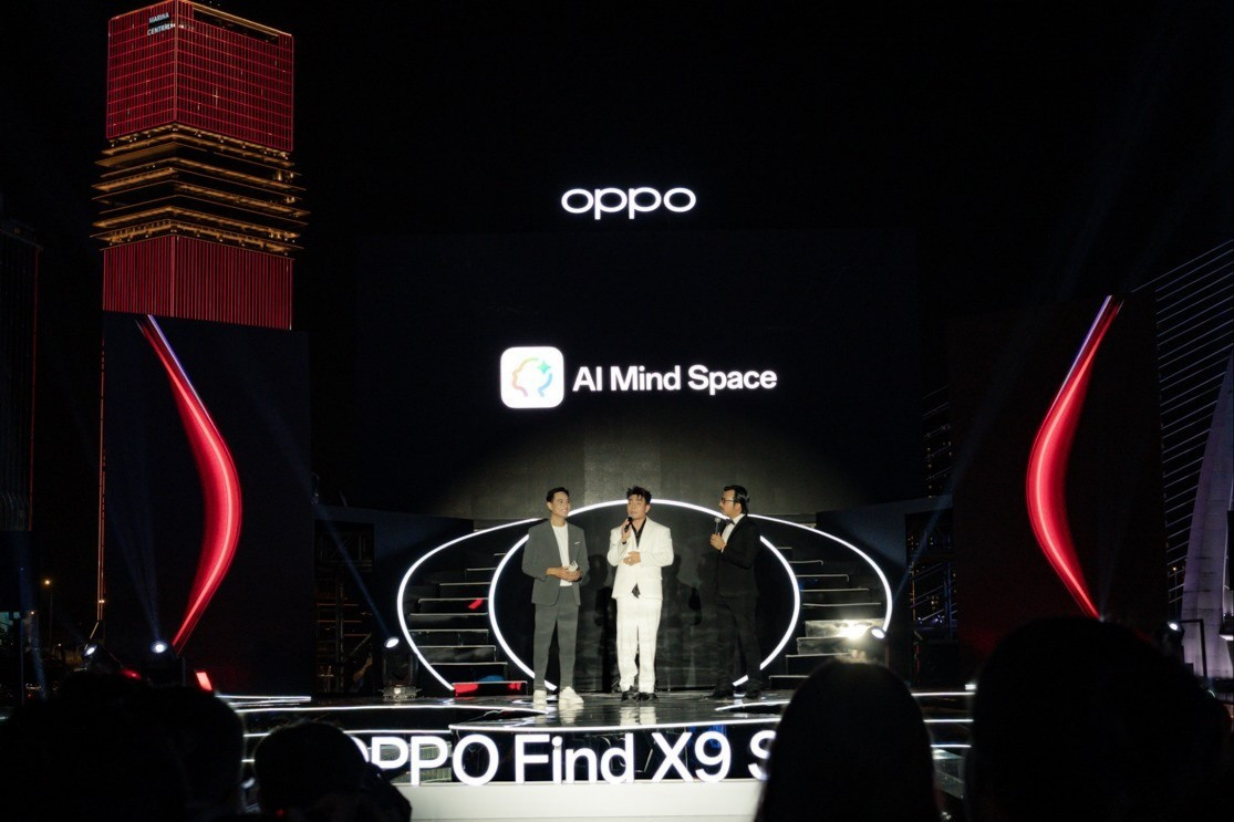 Song song với tối ưu hiệu năng, ColorOS 16 mang đến bộ công cụ AI mạnh mẽ hỗ trợ sáng tạo nội dung. Tính năng Cân Chỉnh Sáng Chân Dung AI mới giúp cải thiện chất lượng ảnh chân dung trong điều kiện thiếu sáng, tự động cân bằng ánh sáng và tông màu da chỉ bằng một chạm. Ngoài ra, Find X9 Series còn tích hợp Không gian Tinh thần (AI Mind Space) kết hợp cùng phím cứng Snap Key vô cùng tiện lợi, cho phép người dùng lưu nhanh thông tin quan trọng chỉ với một lần nhấn.