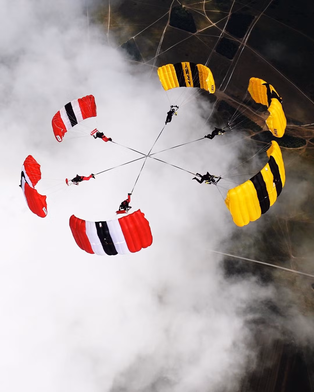 Được truyền cảm hứng để vượt qua các giới hạn, Red Devils bắt đầu thử nghiệm mở rộng đội hình. Nhưng do thời gian hạn hẹp, tần suất thay đổi nhân sự cao do nhiệm vụ tác chiến và lịch trình huấn luyện dày đặc, tầm nhìn này vẫn nằm ngoài tầm với.