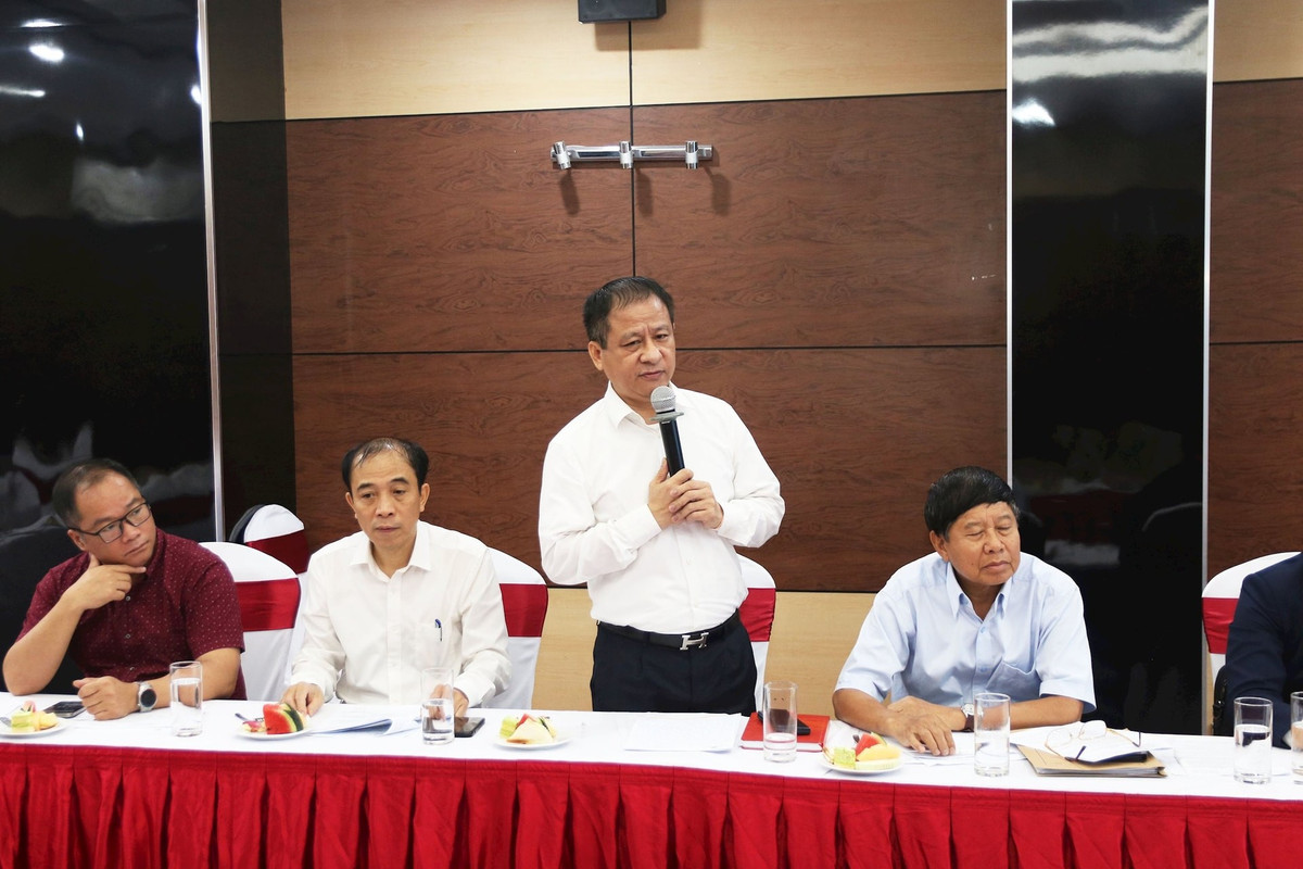 Các thành viên Hội đồng tư vấn về Khoa học công nghệ và chuyển đổi số phát biểu tại Hội nghị. Ảnh: Tiến Đạt.