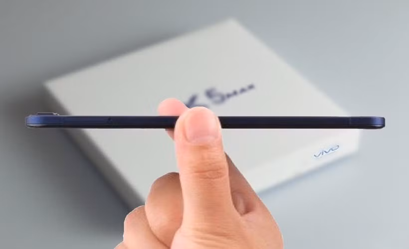 Thực chất, danh hiệu này thuộc về vivo X5 Max ra mắt cách đây 11 năm với độ dày chỉ 4,75mm, minh chứng cho cuộc đua thiết kế siêu mỏng đã bắt đầu từ rất lâu.